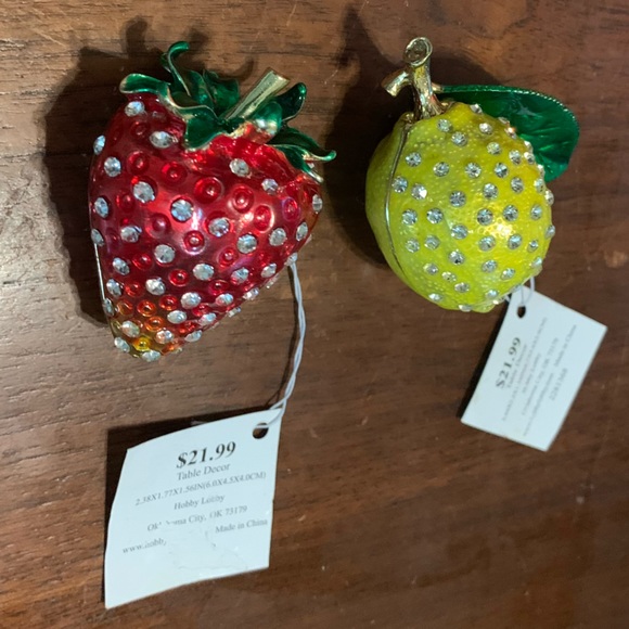 .2 small Decorative Jewelry Boxes - Picture 2 of 16